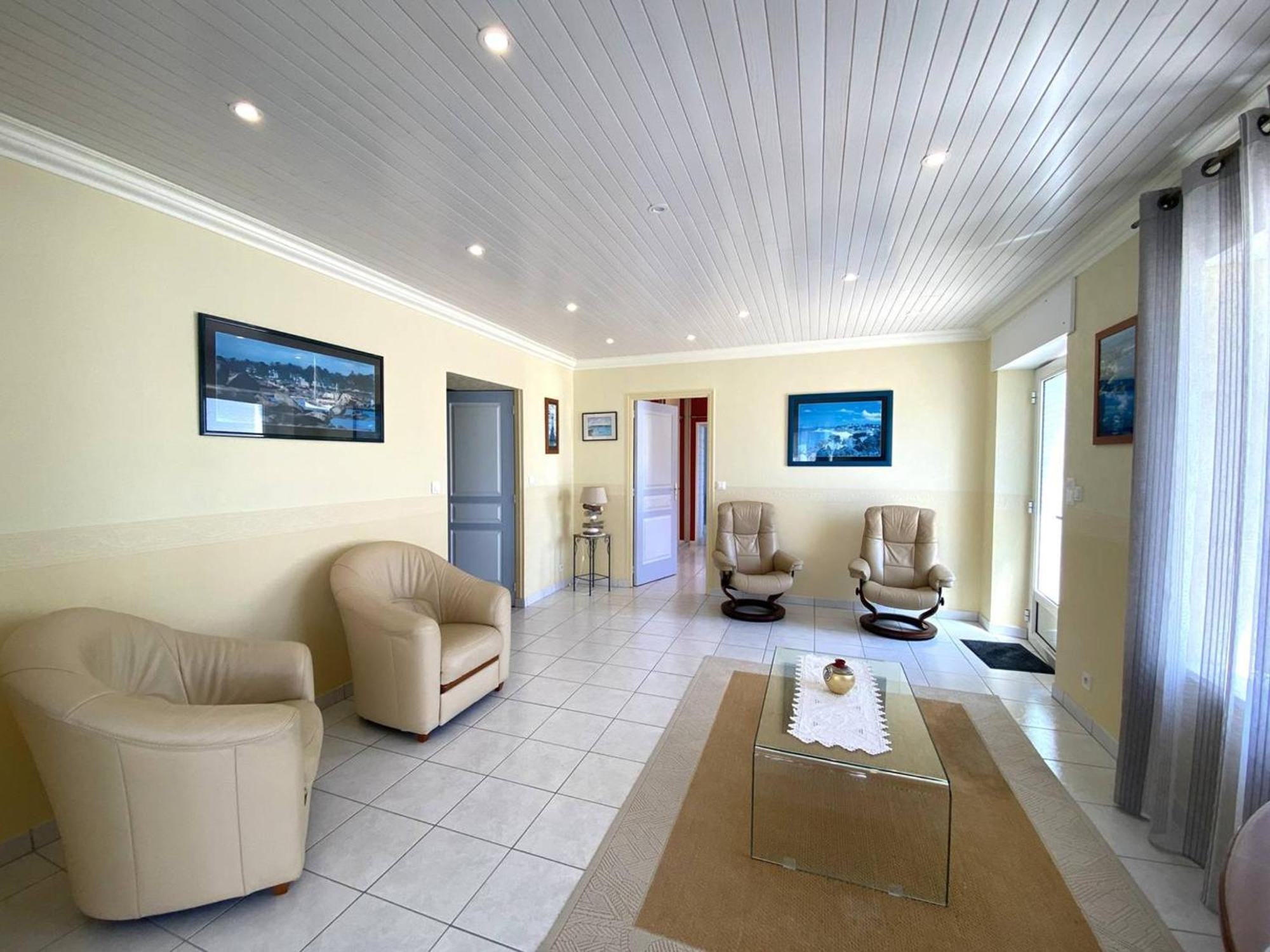 Hébergement de vacances Maison Plain-pied Renovee Avec Jardin Clos, A 1km De La Et Proche Commerces, - Fr-1-368-428 *